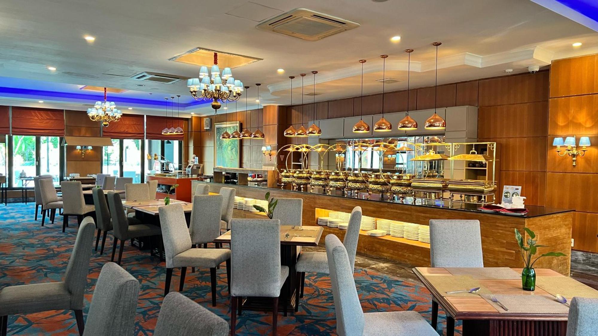 Hotel Bumi Senyiur Samarinda Luaran gambar