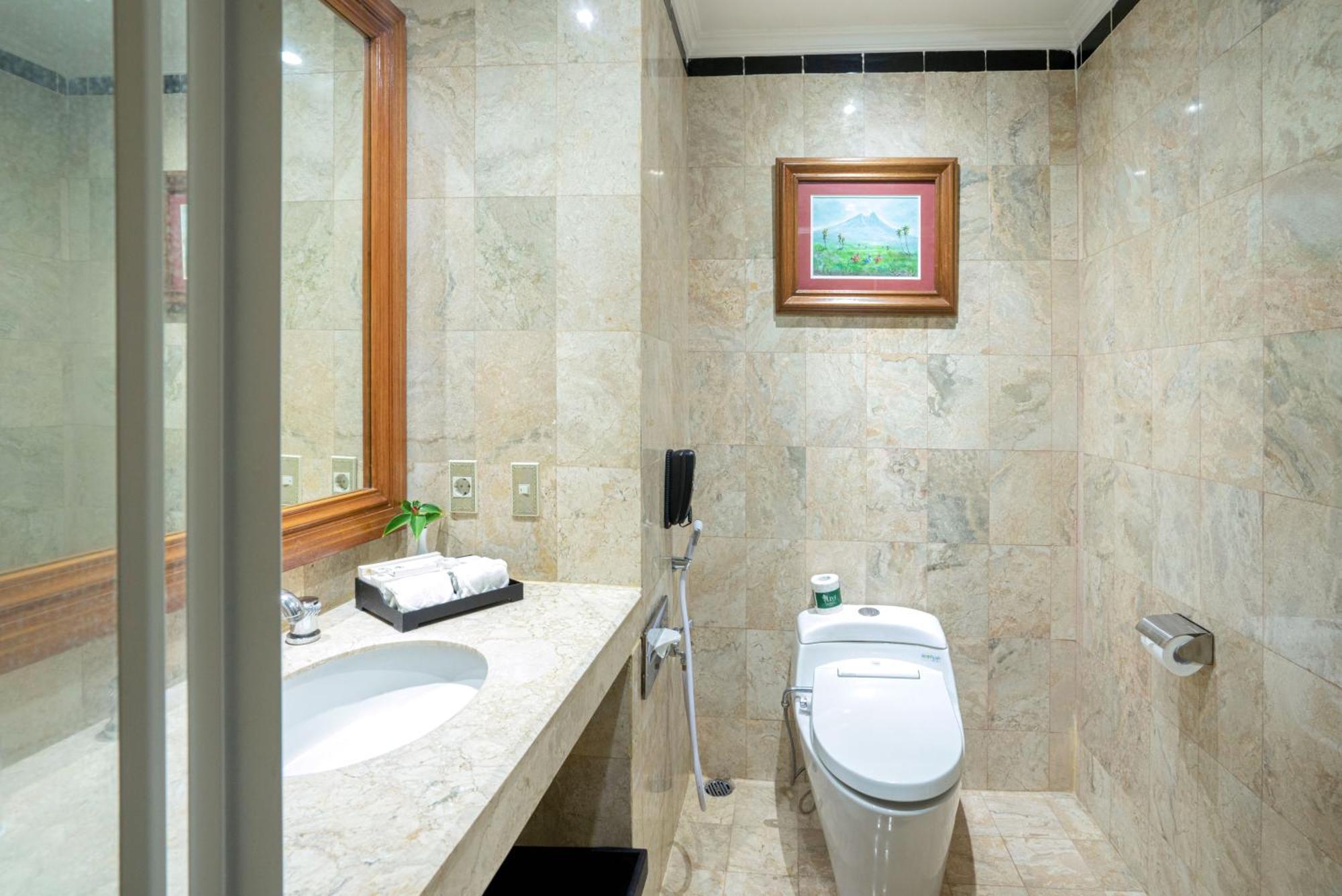 Hotel Bumi Senyiur Samarinda Luaran gambar