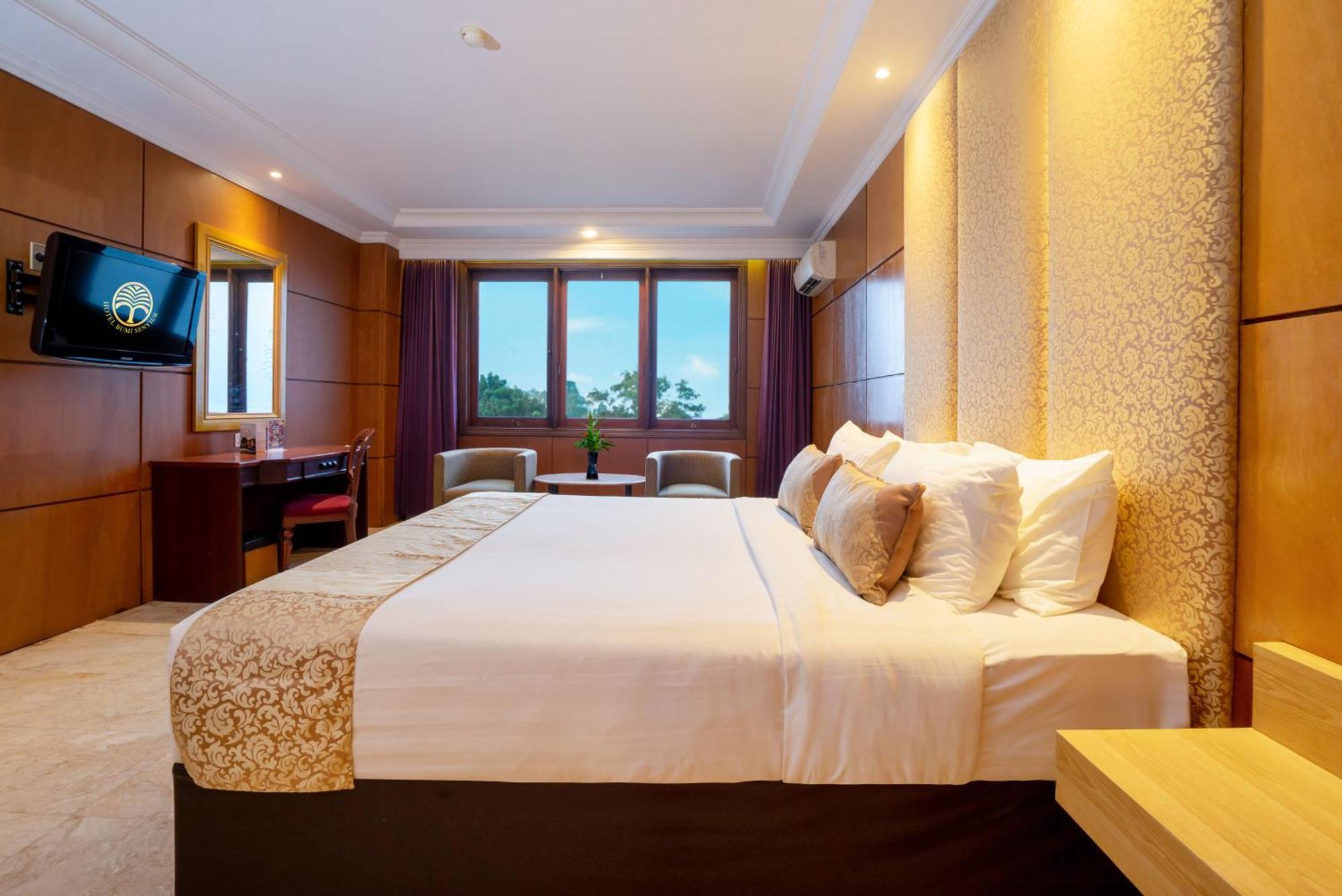Hotel Bumi Senyiur Samarinda Luaran gambar