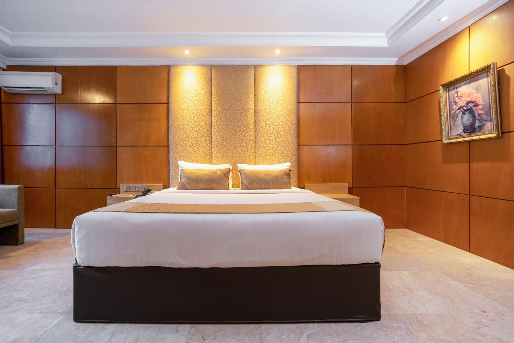 Hotel Bumi Senyiur Samarinda Luaran gambar